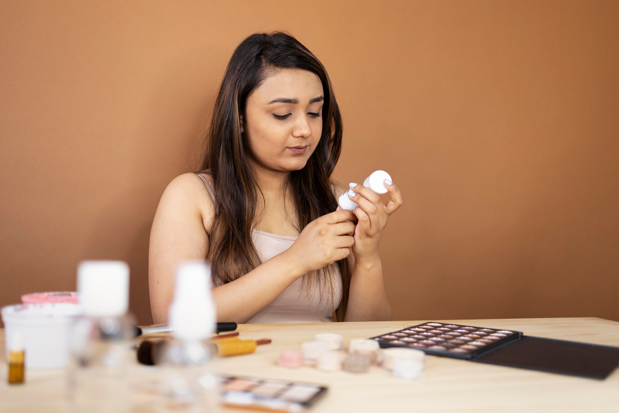 makeup artist vlogging her tutorials 23 2149080316